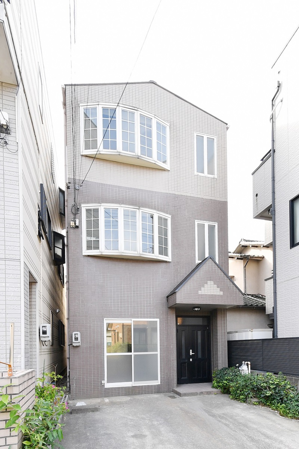 守山区　戸建リノベーション工事１【玄関・階段】