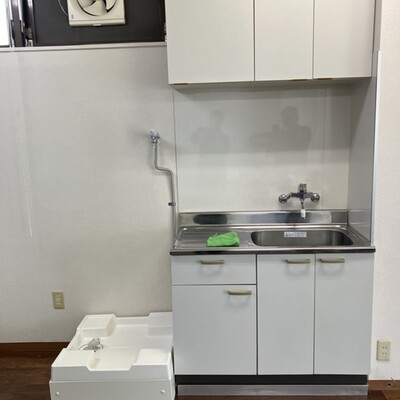 半田市　洗濯機置場新設工事他