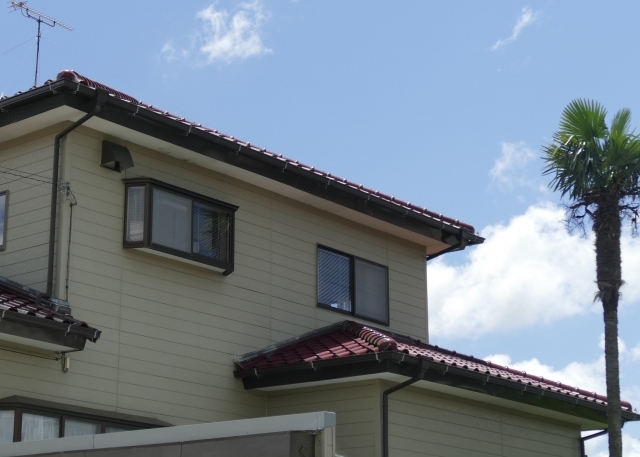 外壁／超耐候・低汚染性フッ素系塗料